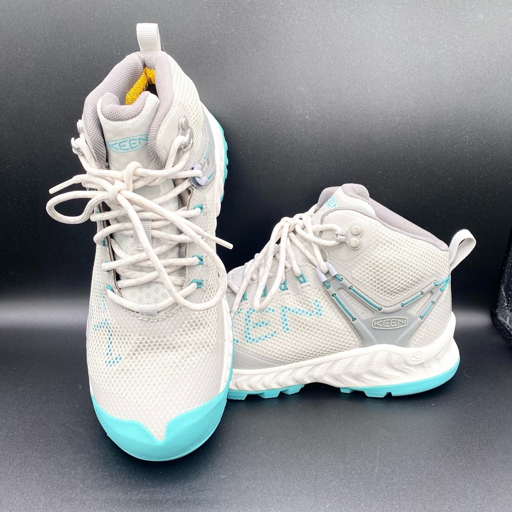 Keen Nxis Evo Mid Waterproof Womens Size 6 US Hiking Boots Vapor/Porcelain Shoes